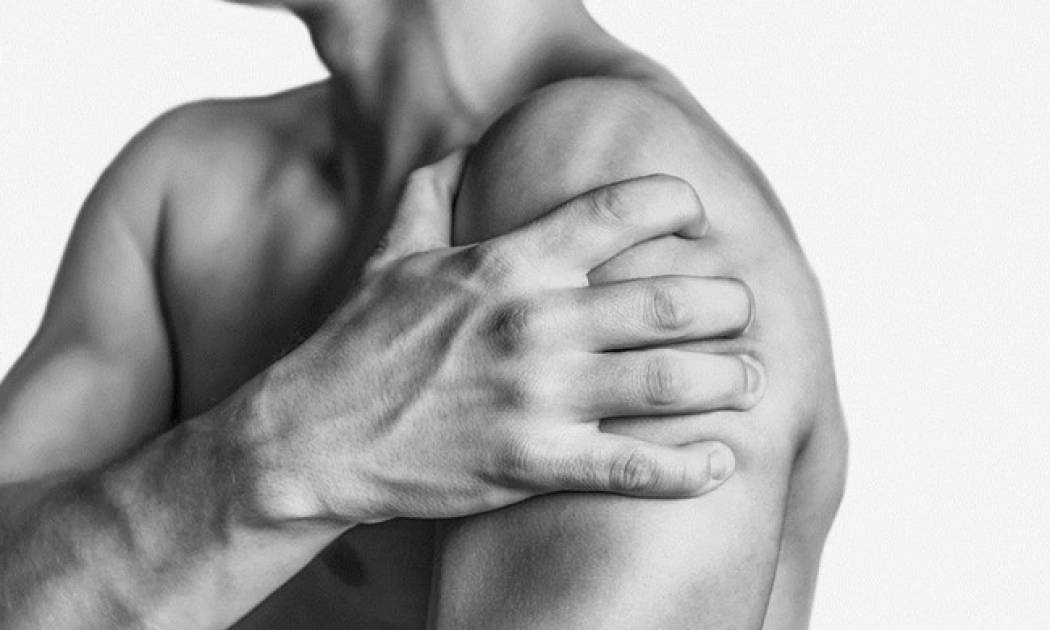 Πόνος στο αριστερό χέρι: Τι μπορεί να σημαίνει