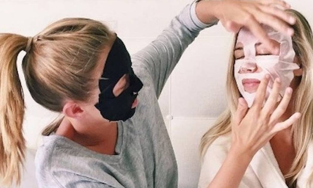 Πώς θα ήταν αν φορούσες 100 sheet μάσκες στο πρόσωπό σου;