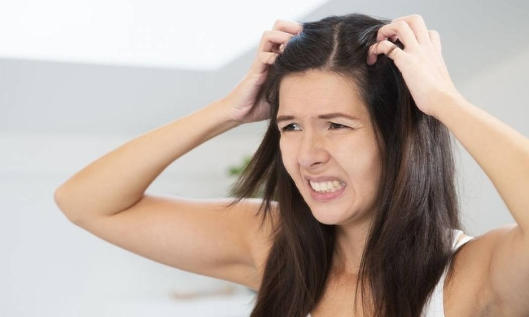 Φαγούρα στο κεφάλι: 5 πιθανές αιτίες