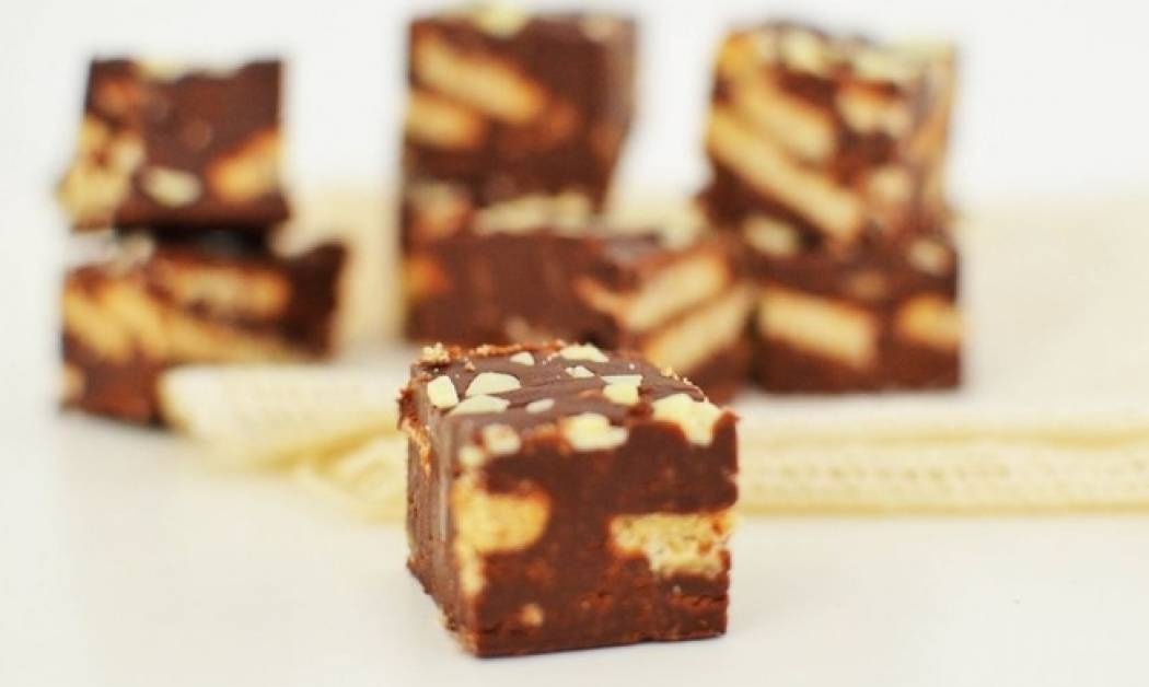 Μπισκοτογλυκό με 3 μόνο υλικά: Η πιο εύκολη συνταγή για το Σαββατοκύριακο