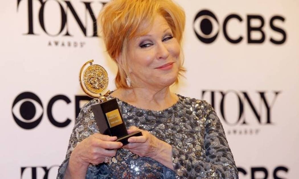 Τonys: H Μπετ Μίντλερ θριάμβευσε & τα highlights στα θεατρικά Όσκαρ (vid)