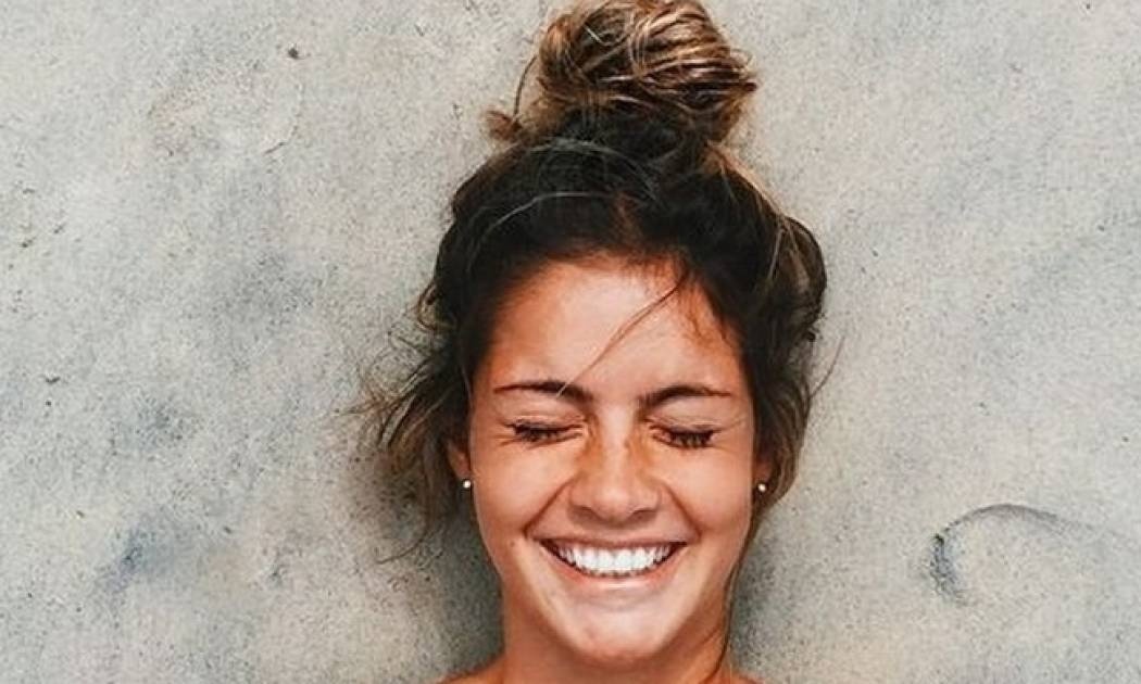 Λαμπερή επιδερμίδα κι αυτό το καλοκαίρι, με τη χρήση ενός μόνο προϊόντος!