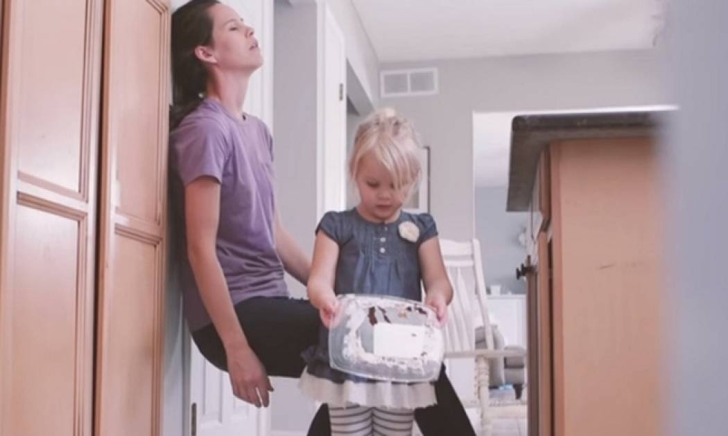 Ένα απίθανο βίντεο για το πώς μια δική σας νορμάλ μέρα μπορεί να είναι μαγική για τα παιδιά σας