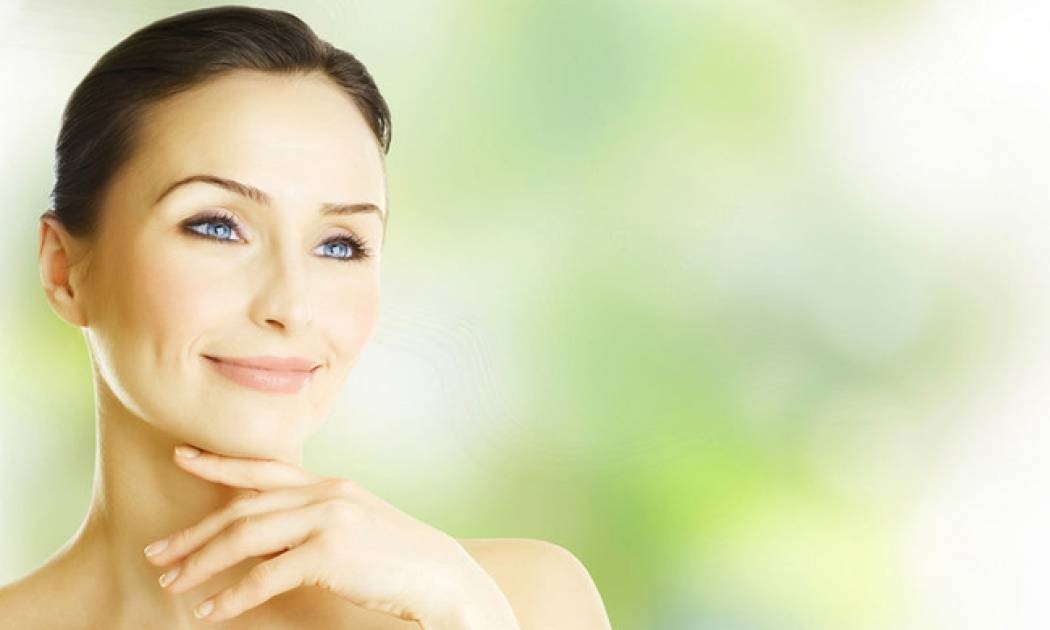 Ανέξοδες στρατηγικές για πιο νεανικό δέρμα