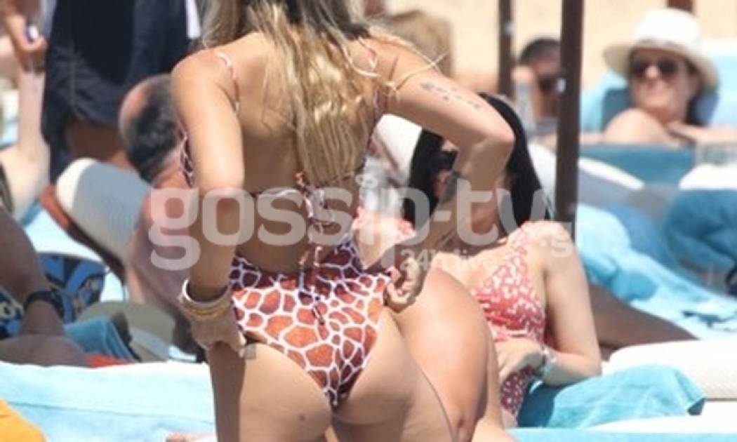 Μοίρασε... εγκεφαλικά στην παραλία η...