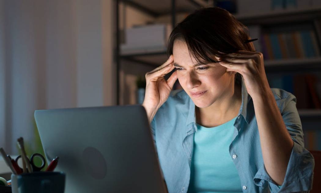 Ισχυρή η σχέση κεφαλαλγίας και στρες - Τι δείχνει μελέτη του Αιγινήτειου νοσοκομείου