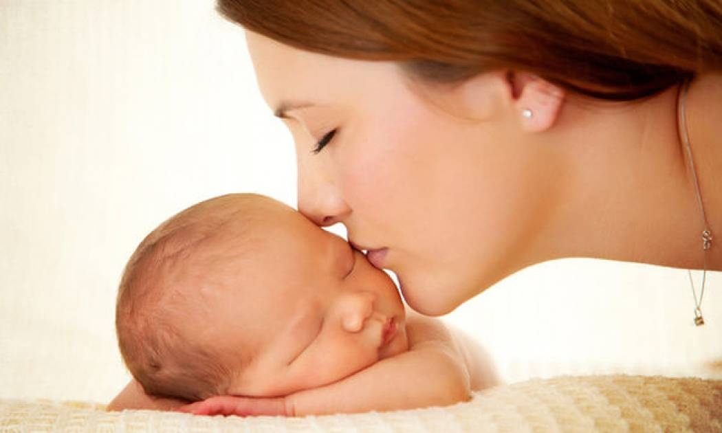 Πρακτικές συμβουλές γονιών σε μια νέα μαμά