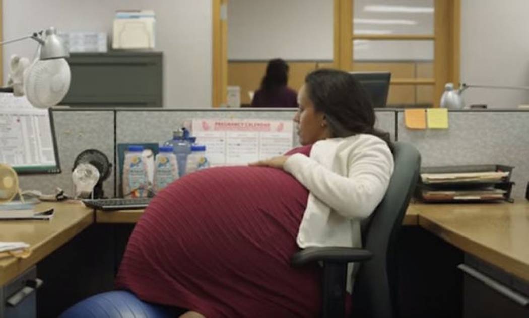 Ο λόγος που αυτή η γυναίκα αποφάσισε να κυοφορήσει για 260 εβδομάδες (vid)