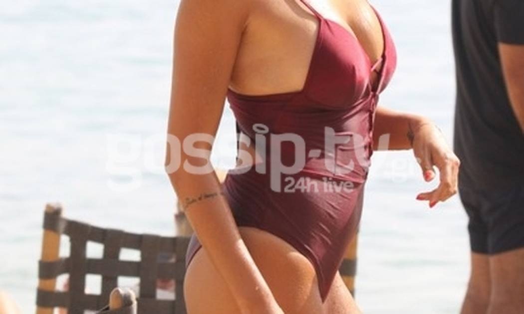 Σιγά μην κάτσει να σκάσει μετά τον χωρισμό! Απολαμβάνει τις βουτιές της στη Μύκονο η...