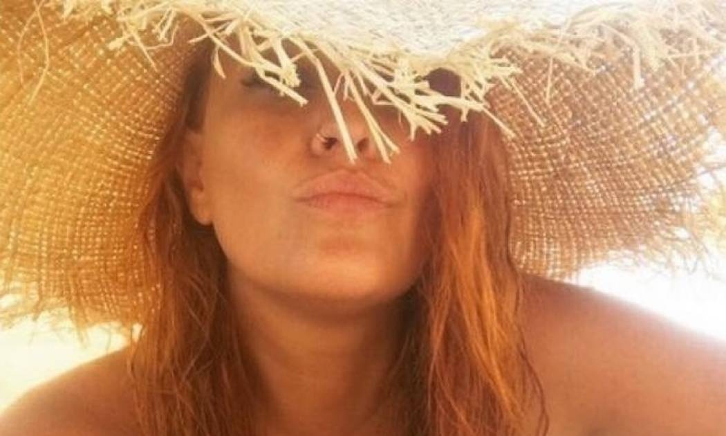 Σίσσυ Χρηστίδου: Φωτογραφίζει τον γιο της στις διακοπές