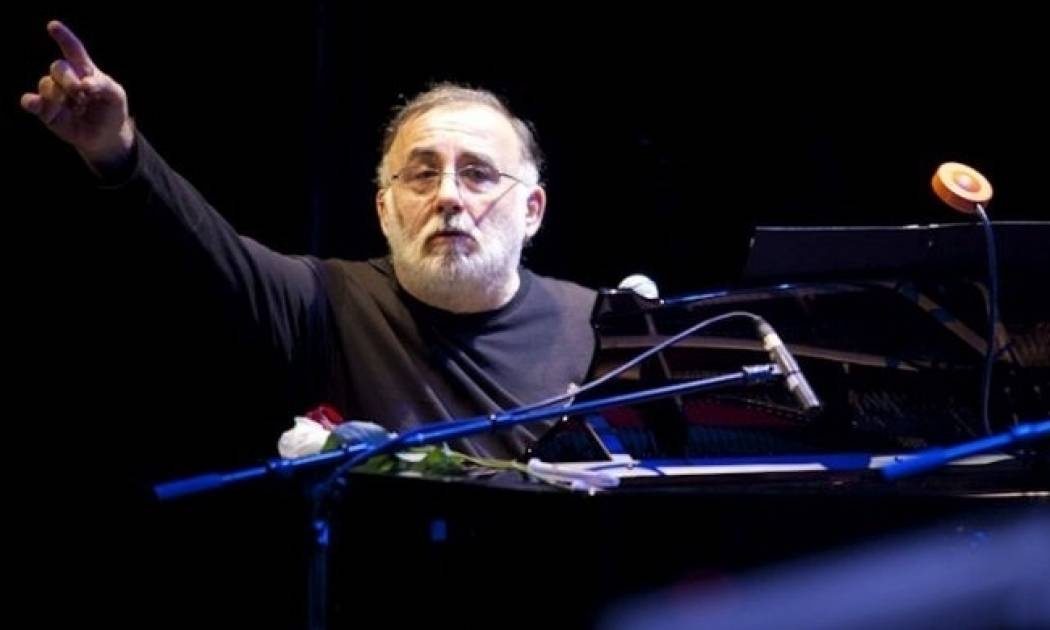 Θάνος Μικρούτσικος: Το πρώτο μήνυμα του μουσικοσυνθέτη μετά την επέμβαση