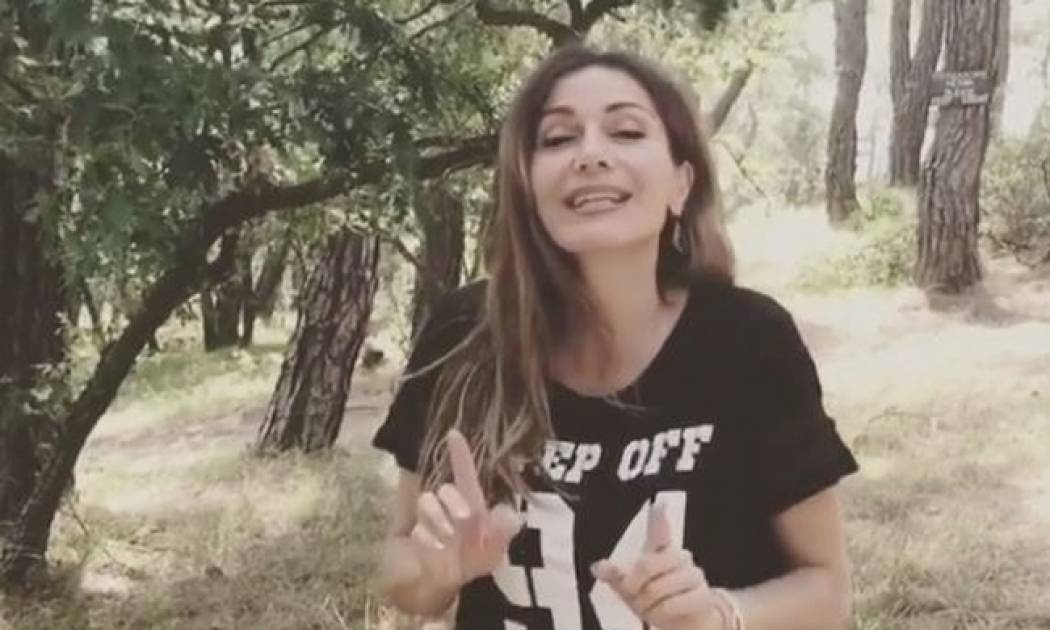 Δέσποινα Βανδή: H εκδρομή με το λεωφορείο στο δάσος της Δαδιάς