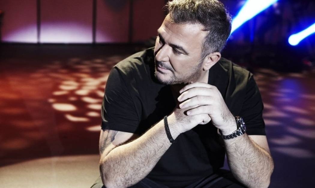 «Ντου» της εφορίας σε beach bar  την ώρα που τραγουδούσε ο Αντώνης Ρέμος