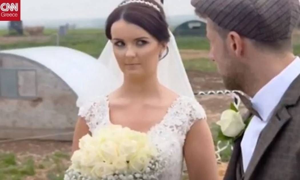Γάμος - φιάσκο: Γαμπρός έβαλε 50 γουρούνια να συνοδεύσουν τη νύφη στην εκκλησία (vid)