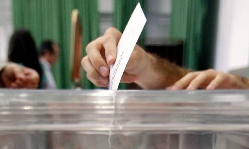 Σάλος με την κρυφή δημοσκόπηση - «βόμβα» του Μαξίμου – Τι δείχνει