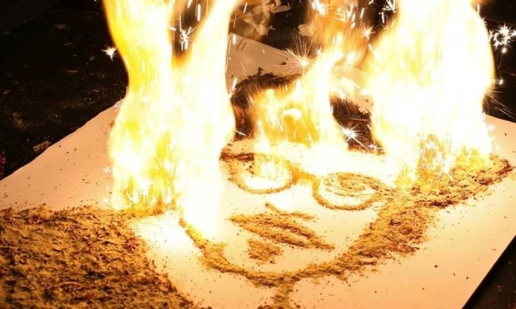 Έργα τέχνης φτιαγμένα από... καπνό (pics)