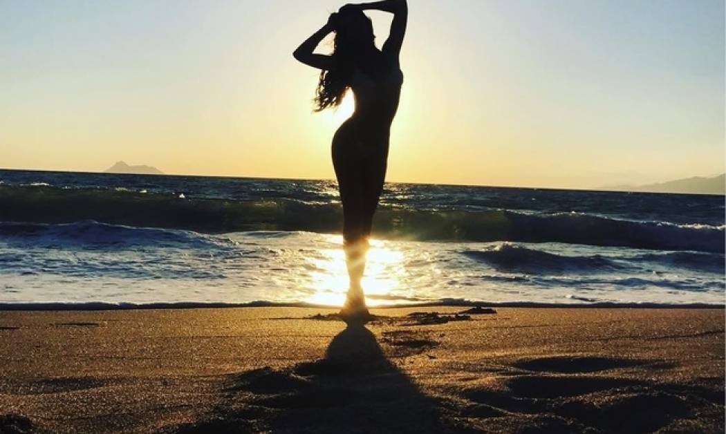 40 βαθμοί λιώνει το κορμί, η λύση είναι μία πάμε παραλία!