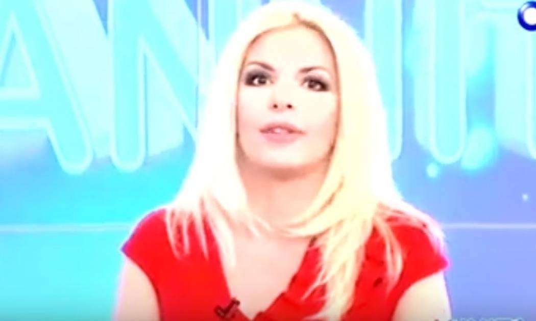 Αννίτα Πάνια: Με κατακόκκινο φόρεμα στην πρεμιέρα της εκπομπής της