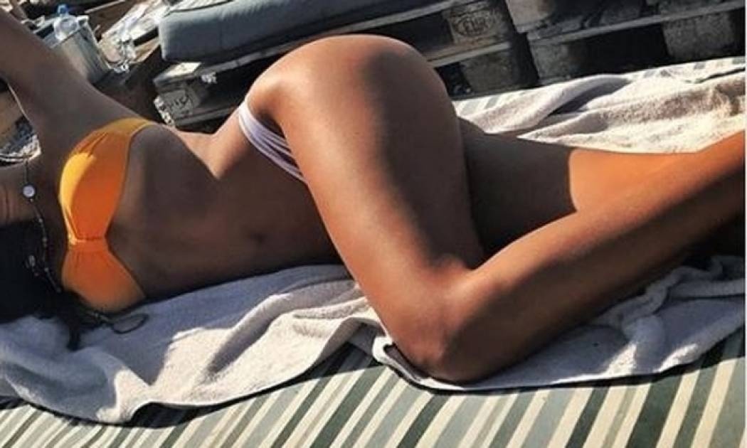 «Μοιράζει εγκεφαλικά» γνωστή ηθοποιός στη Ρόδο