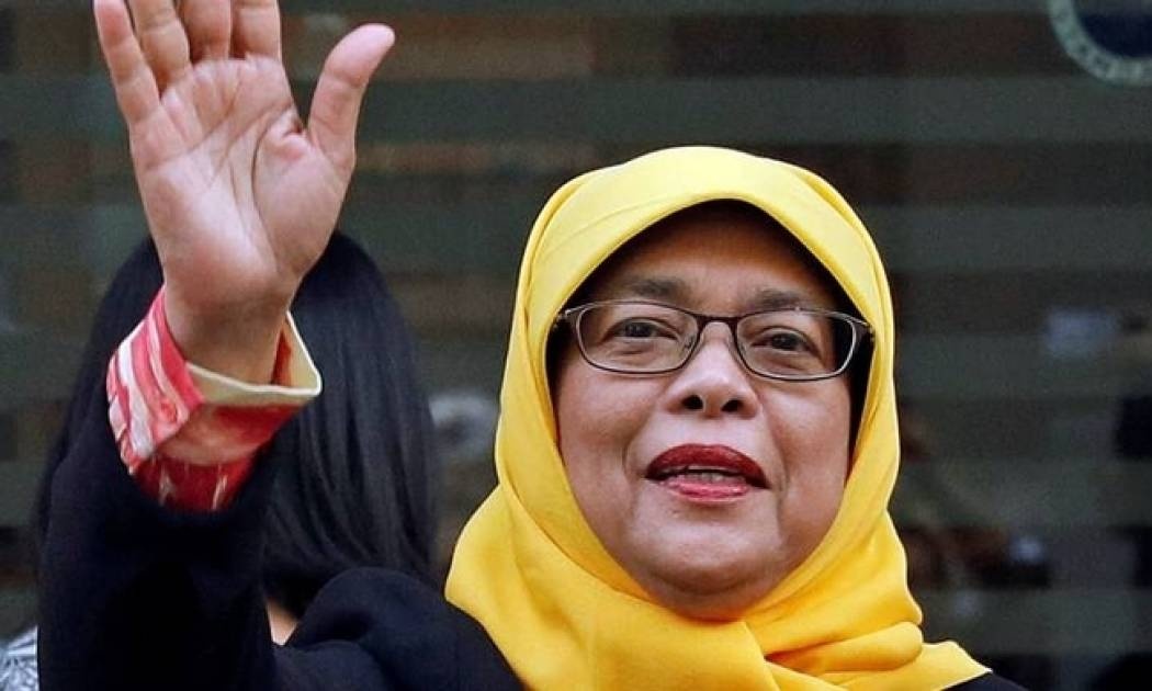 #NotMyPresident singapore: Η πρώτη γυναίκα πρόεδρος έγινε trend επειδή... δεν εξελέγη