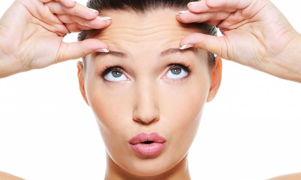 Κόψτε αυτές τις 5 συνήθειες που σας γερνούν πρόωρα