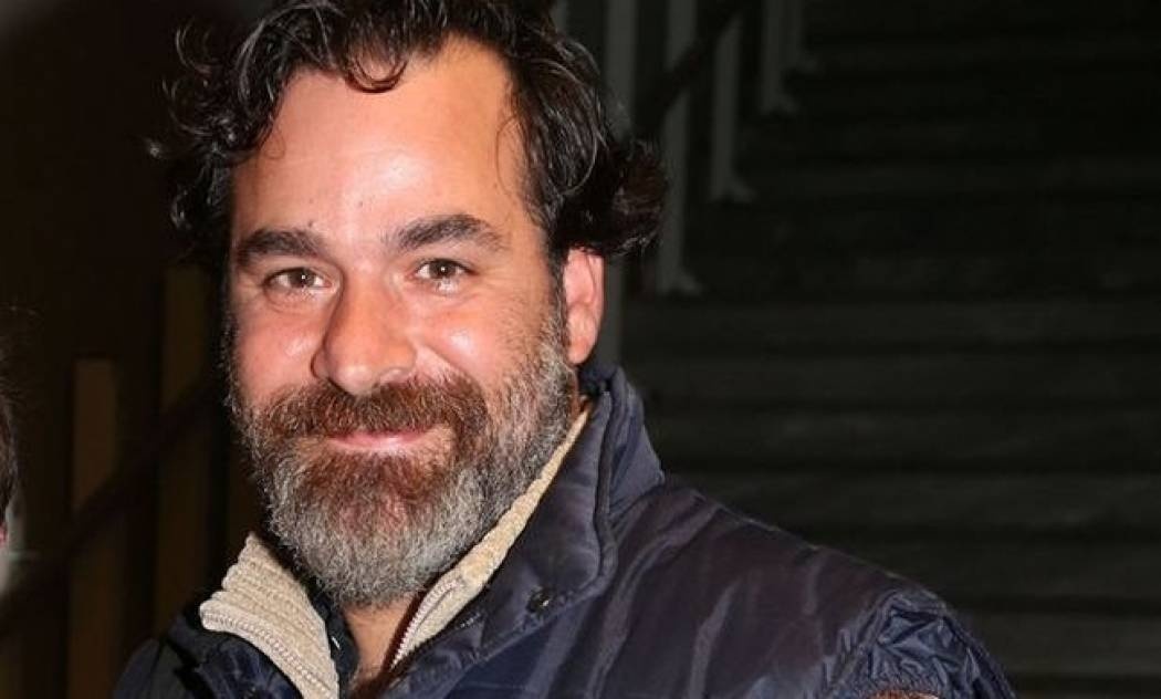 Σπύρος Τσεκούρας: «Το θέατρο είναι η μοναδική ζωντανή τέχνη που υπάρχει»