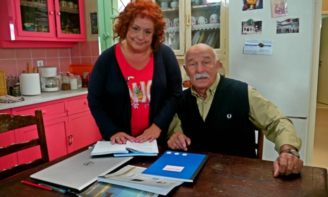 Μην αρχίζεις τη μουρμούρα: Ένας τύπος φέρνει τη Βούλα από το σχολείο και ο Μηνάς…