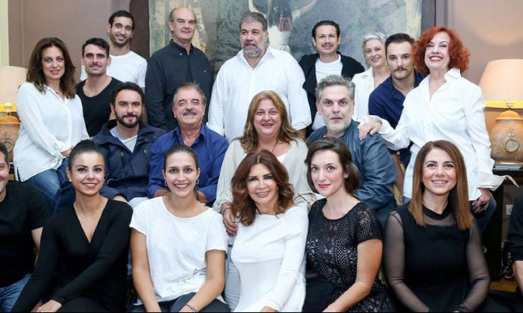 Μουμούρη: Το θεατρικό «διαζύγιο» με την Ντενίση και οι αντιδράσεις για την φωτογραφία της παράστασης