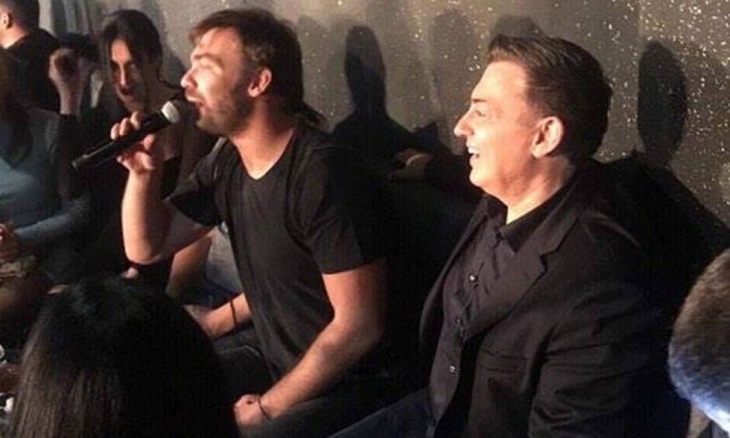 Ο Γιώργος Σαμπάνης διασκέδασε στον Νίκο Μακρόπουλο