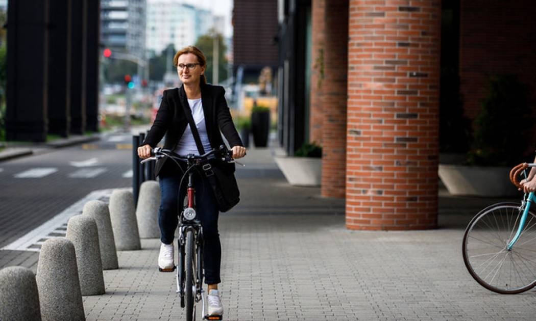 Πόσα κιλά θα χάσετε αν πηγαίνετε με το ποδήλατο στη δουλειά