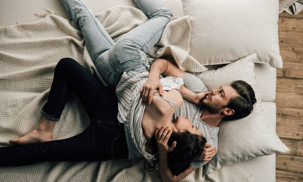 Πόσες ημέρες μετά τον τοκετό μπορεί μια γυναίκα να κάνει σεξ; (vid)