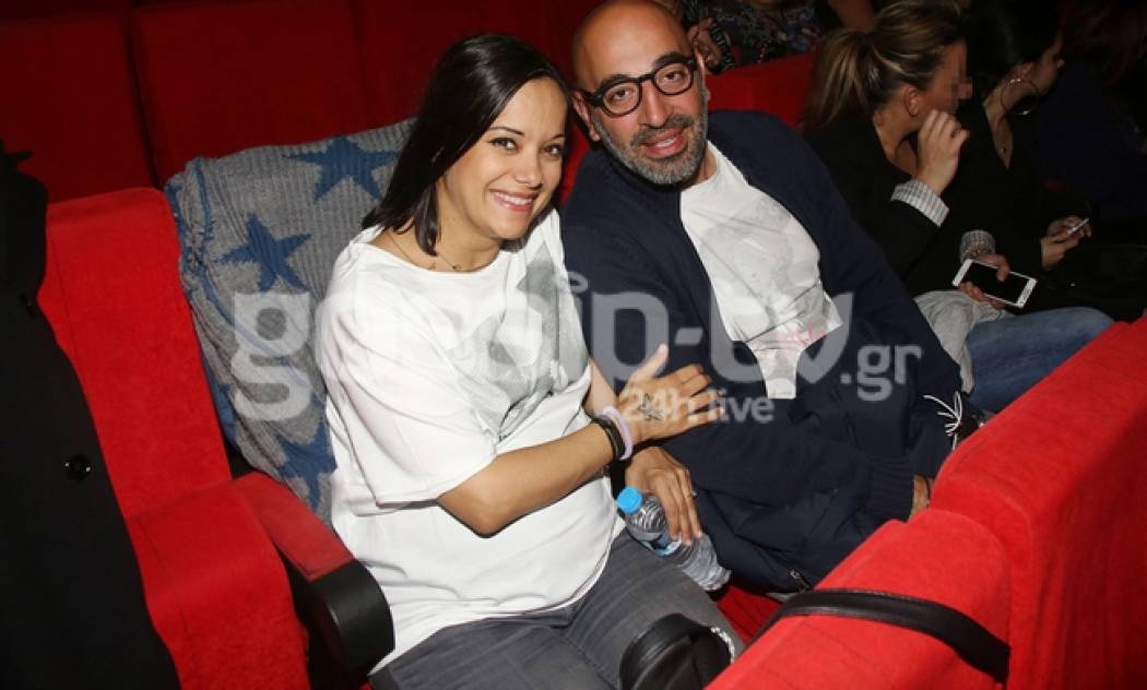 Έξοδος στο θέατρο για την εγκυμονούσα Κατερίνα Τσάβαλου