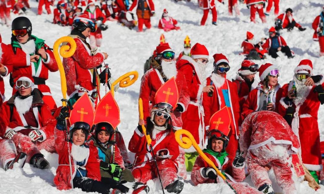 Σκιέρ Αγιοβασίληδες «κατακτούν» τις πίστες της Ελβετίας