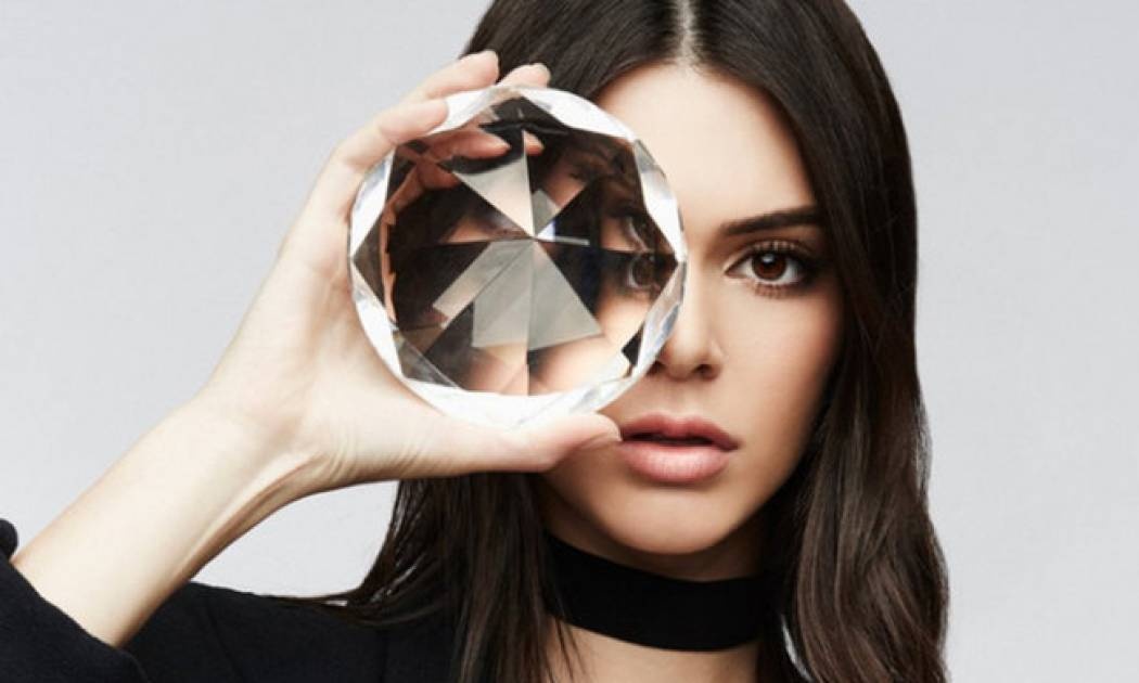 Ετοιμάσου να «ιδρώσεις» με τη νέα φωτογράφιση της Kendall Jenner