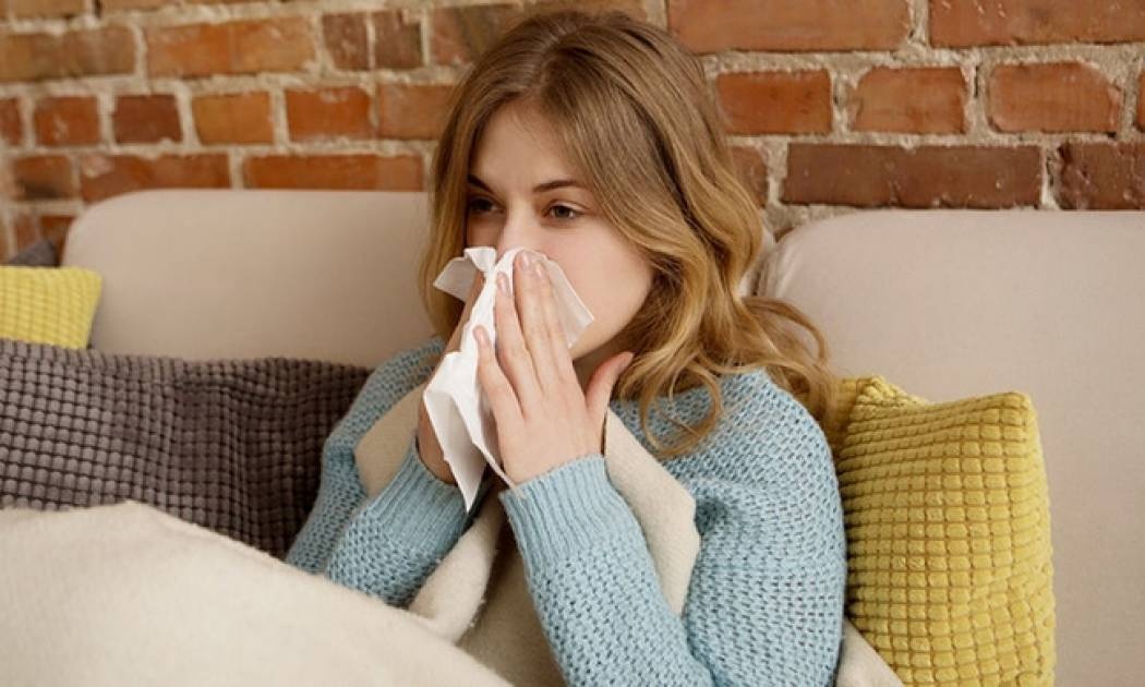 Βήχας & ρινική συμφόρηση: 4 αποτελεσματικά αιθέρια έλαια και πώς να τα χρησιμοποιήσετε