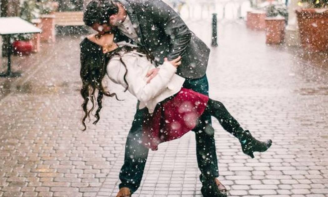 Mόνη τα Χριστούγεννα; 4 υποχθόνιοι τρόποι για να τον ξανακάνεις δικό σου