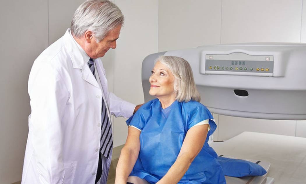 Μέτρηση οστικής πυκνότητας: Ποιοι πρέπει να κάνουν την εξέταση