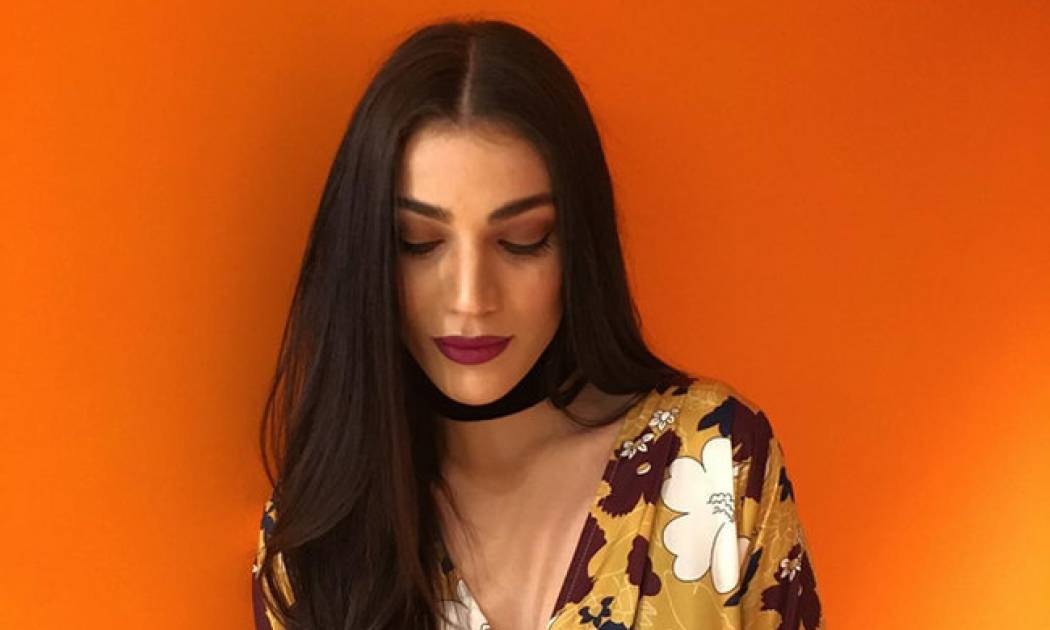 Βλέπεις κι εσύ την φουσκωμένη κοιλίτσα της Ήβης Αδάμου;