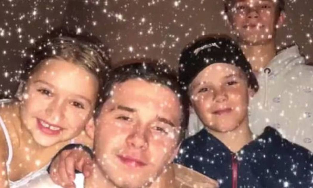 Τα Χριστούγεννα των Beckhams! Το κρασί των 1280 λιρών και το αντικλεπτικό στις πυτζάμες του David