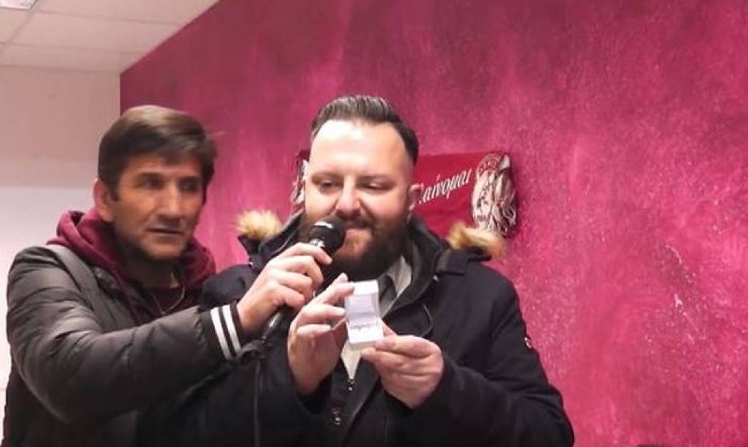 Μια ξεχωριστή πρόταση γάμου (vid)