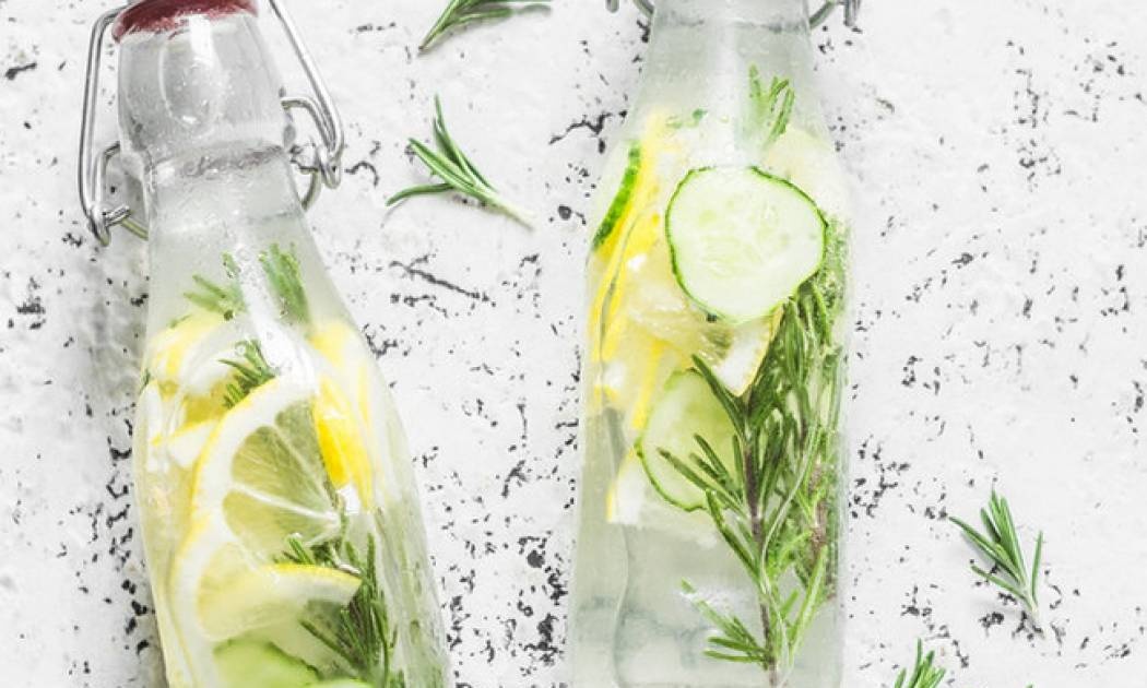 Τόσο καιρό πίνεις το ζεστό νερό με το λεμόνι ΛΑΘΟΣ