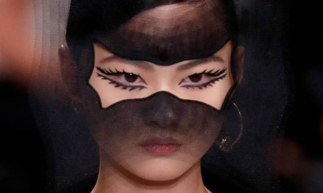 Εβδομάδα Μόδας: η νέα haute couture σε 70 παριζιάνικες στιγμές