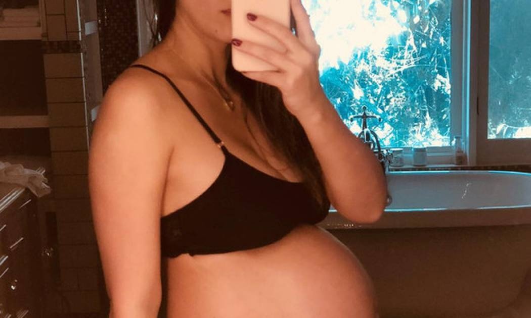 Ο γιος της star έγινε ενός μήνα και αυτή είναι η πιο γλυκιά φωτογραφία του ως τώρα