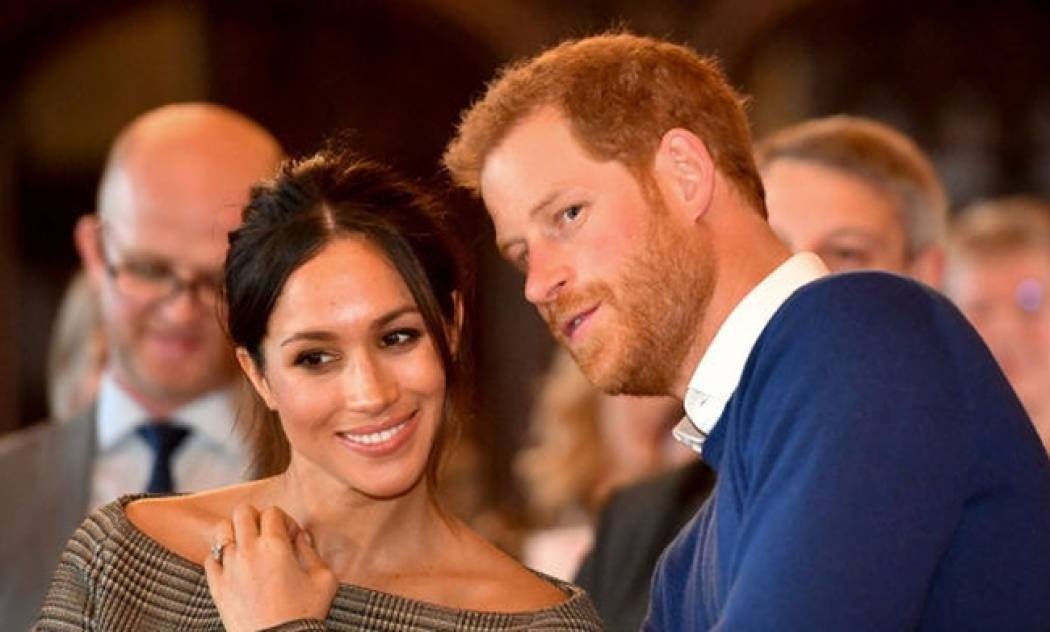 Oυπς! Ο πρίγκιπας Harry αρνείται να βάλει τη βέρα στο δεξί!