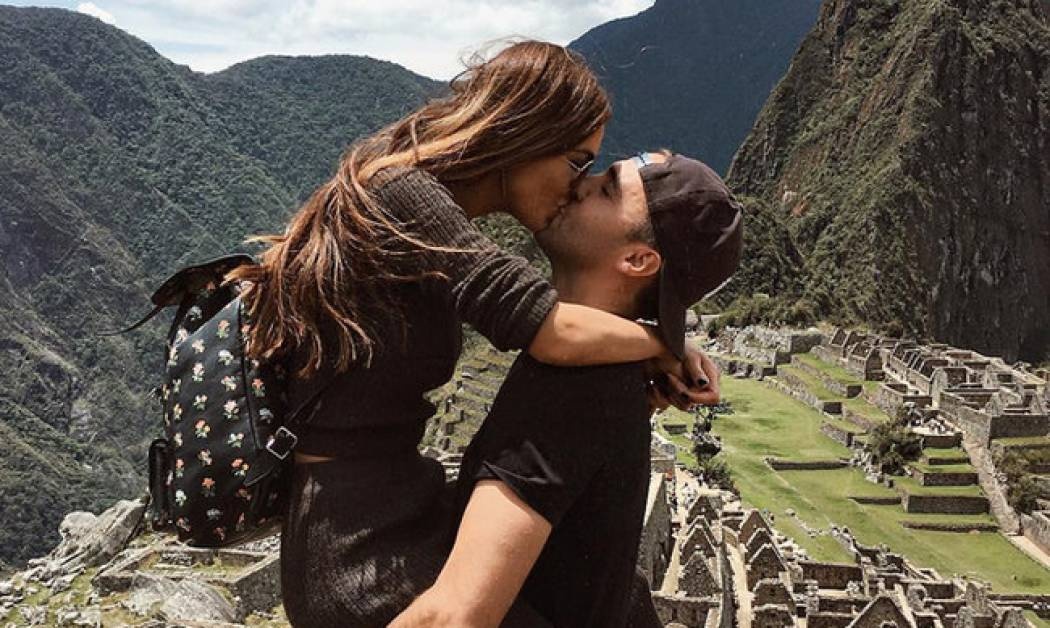 Τι πάει στραβά όταν κάποιος επιδεικνύει συνέχεια τη σχέση του στα social media