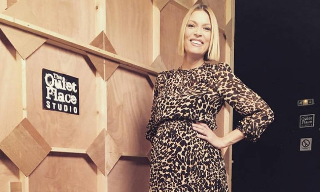 Η sexy φωτογραφία της Βίκυ Καγιά και το απίστευτο σχόλιο του συζύγου της