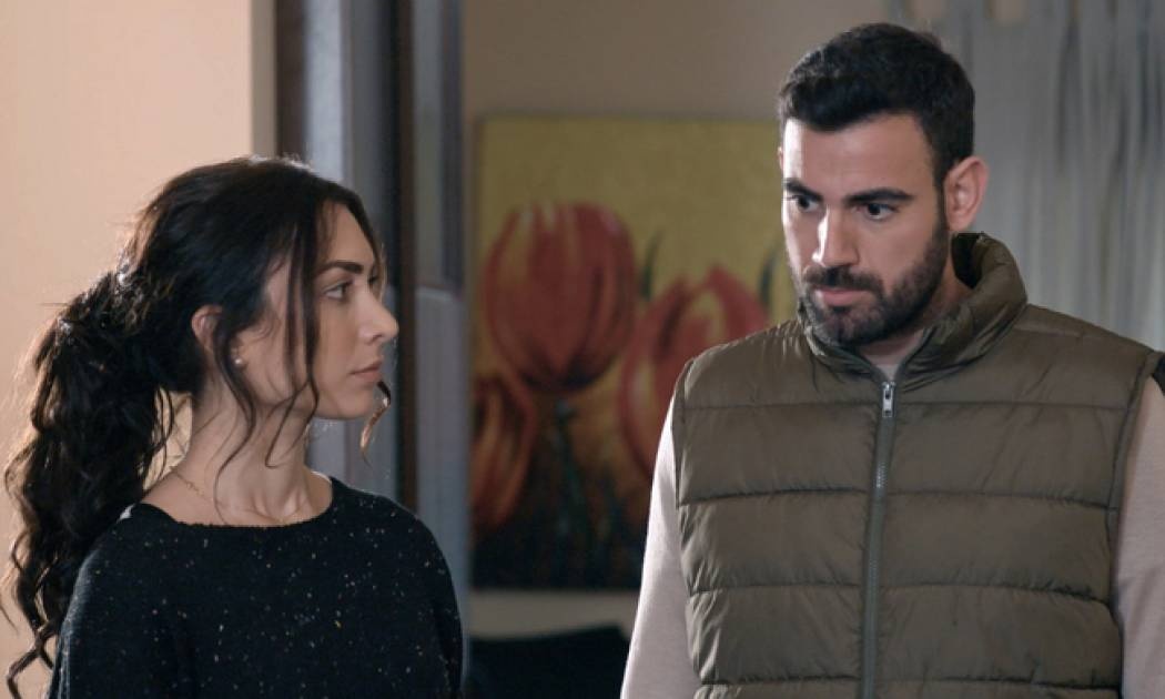 Το τατουάζ: Ο Ορφέας αποφασίζει να δώσει τέλος στη ζωή του και πέφτει από ταράτσα