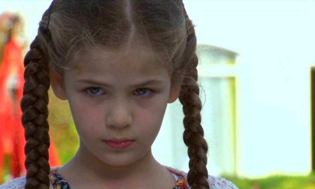 Elif: Η Ελίφ είναι χαρούμενη επειδή είναι κοντά στη μητέρα της