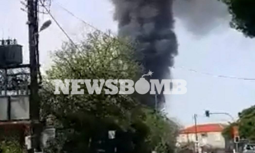 Αποκλειστικό βίντεο: Ένας νεκρός από πυρκαγιά σε εργοστάσιο έξω από το Βόλο