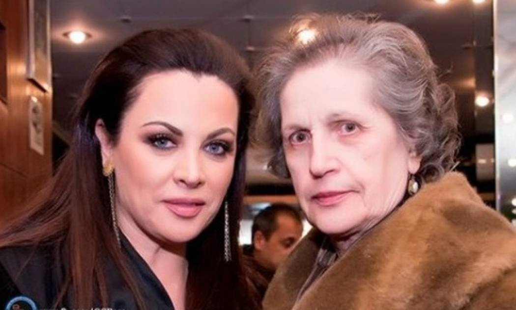 Νένα Χρονοπούλου: Το συγκινητικό μήνυμά της για την μητέρα της που «έφυγε» από τη ζωή